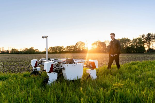 How to use AI to enhance the efficiency of agricultural monitoring systems?